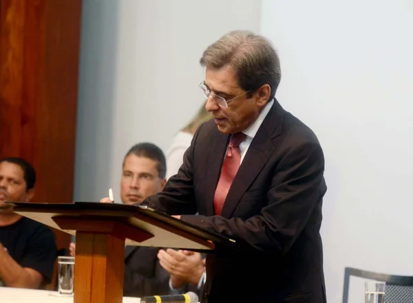 Mauro Borges foi empossado presidente da Cemig