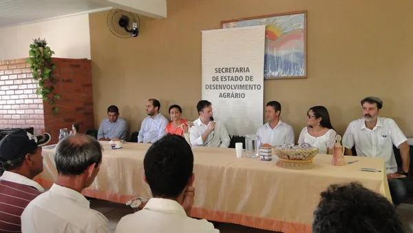 A reunião marcou o fim de mais uma audiência pública, etapa que antecede o recadastramento