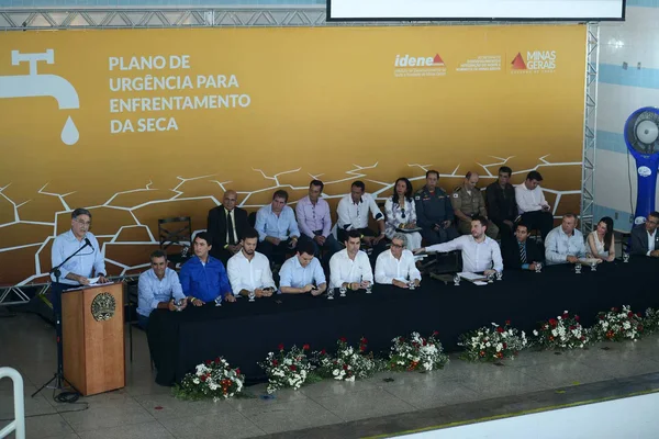 O governdor Fernando Pimentel lançou, em Januária, o Plano de Urgência para Enfrentamento da Seca na região