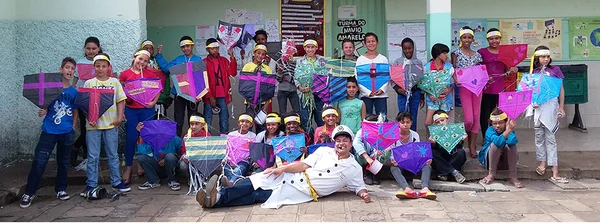 O professor-capitão e a turma do navio amarelo: aulas em ritmo de aventura