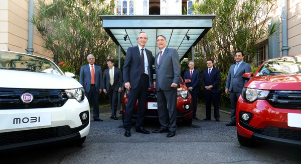 Executivos da FCA apresentaram ao governador Fernando Pimentel o Fiat Mobi, lançamento da marca