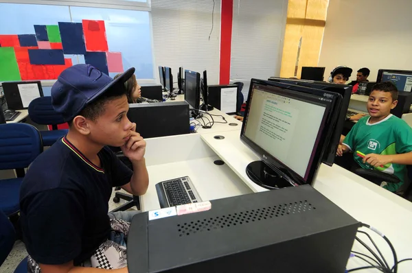 Os cursos do Valores de Minas são dedicados a jovens de baixa renda com idades entre 14 e 24 anos