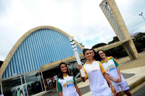 Símbolo olímpico percorre o Complexo Arquitetônico e Paisagístico da Pampulha