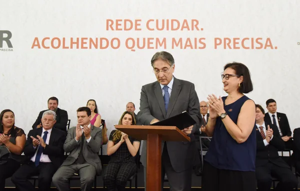 Pimentel ressaltou a intenção do governo em amparar financeiramente as entidades que já fazem trabalho filantrópico e assistencial 