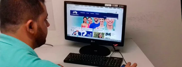 Edmárcio Olinto da Fonseca cursa Educação Física. Mora em Belo Horizonte e seu polo fica em Pompéu