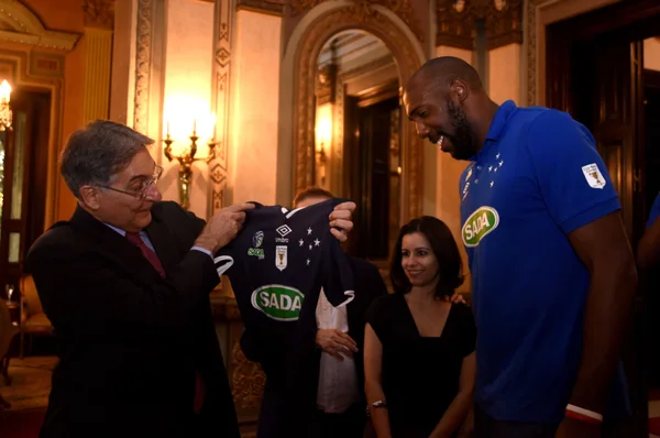 O governador Fernando Pimentel recebeu a equipe do Sada Cruzeiro, nesta quarta-feira (10/5), no Palácio da Liberdade