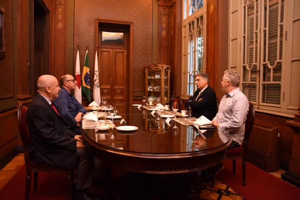 Encontro ocorreu, nesta quarta-feira (17/5), no Palácio da Liberdade, em Belo Horizonte