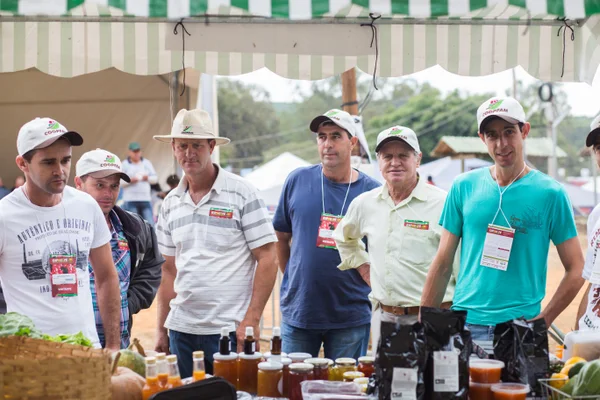 Cafeicultores da Cooperativa dos Agricultores Familiares de Poço Fundo estiveram na Expocafé nesta quinta-feira (18/5)