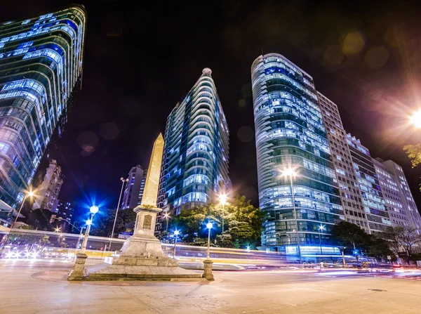 Sede definitiva do P7 Criativo vai ser o emblemático imóvel (à direita) que leva o nome de Oscar Niemeyer
