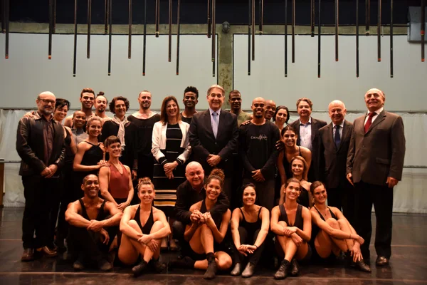 Fernando Pimentel visitou a sede do Grupo Corpo, em Belo Horizonte