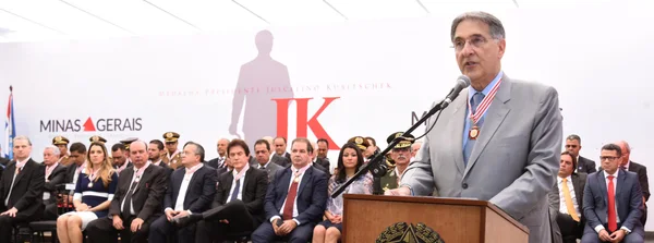 Para Fernando Pimentel, apesar do atual cenário, assim como Juscelino Kubitschek, é necessário manter a serenidade