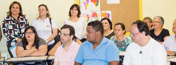 Os alunos, por meio dos pais, vão receber ajuda de custo de R$ 9,00 por dia