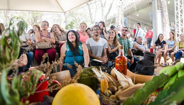 Milhares de pessoas curtem os festivais gastronômicos viabilizados pelo Governo do Estado em diversas localidades de Minas Gerais