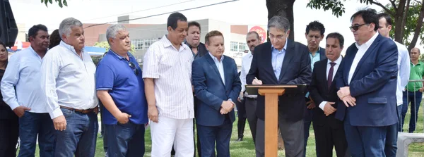 Governador assinou despacho doando um terreno para regularização fundiária dos moradores da ex-Colônia Santa Izabel