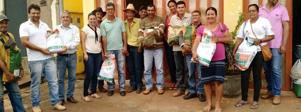 Programa Sementes Presentes prepara agricultores para integrar o mercado de compras governamentais