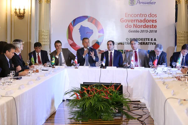 Fernando Pimentel ressaltou, em seu discurso, a importância de Minas Gerais participar das discussões referentes ao Nordeste brasileiro