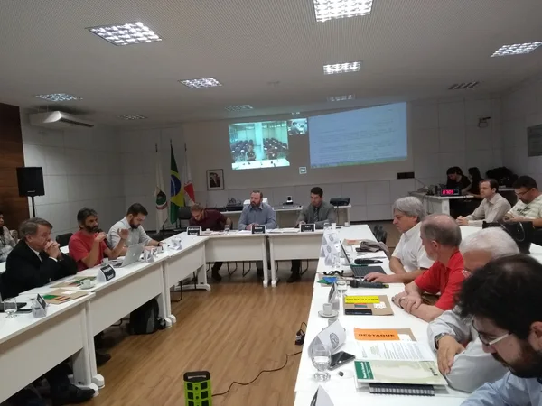 Sistema de videoconferência permite que os técnicos das regionais da Semad esclareçam pontos dos processos de forma mais ágil