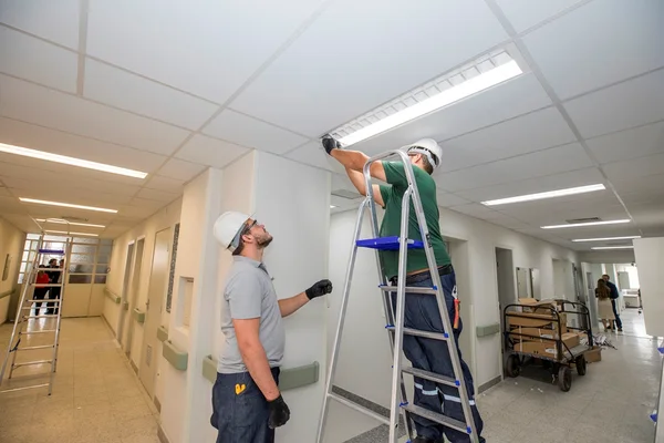 Além da redução na conta de energia, a modernização da iluminação propicia mais conforto para os usuários