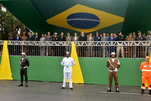 Governador participa do desfile cívico-militar de 7 de setembro, em Belo Horizonte