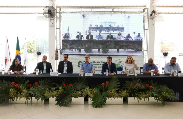 Zema anunciou que todas as escolas municipais e estaduais dos 34 municípios atingidos serão reformadas