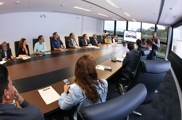 Romeu Zema reúne Gabinete de Crise para articular ações do Estado para atendimento às vítimas das chuvas