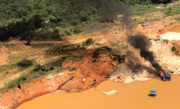 Operação inutilizou maquinário usado pelo garimpo em abril de 2019