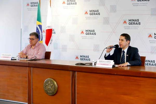 Governo de Minas reforça diálogo com municípios para combate à covid-19