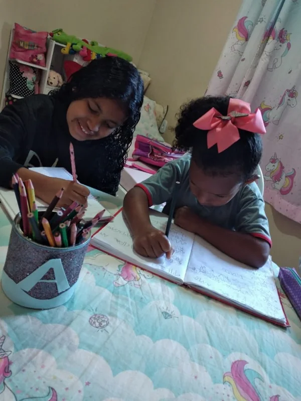 Em Oliveira, os PETs estão sendo usados como parâmetros para educação fundamental e infantil