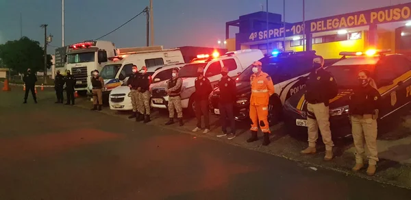 Operação inclui pontos de bloqueios rodoviários nas divisas entre Minas e São Paulo e a fiscalização de empresas do setor de explosivos