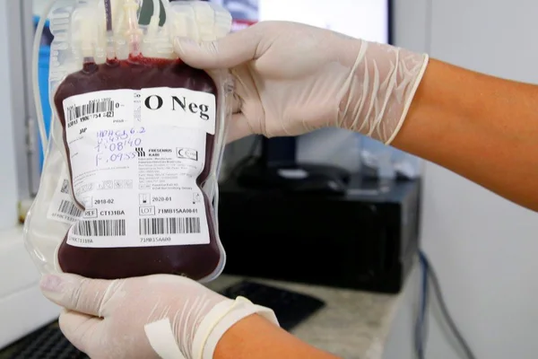 A normalização dos bancos é essencial para manter o número estratégico de bolsas de sangue para atender à demanda de pacientes