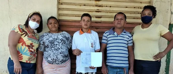 Adilson Júnior decidiu voltar a estudar depois de uma nova conversa com a gestora da escola