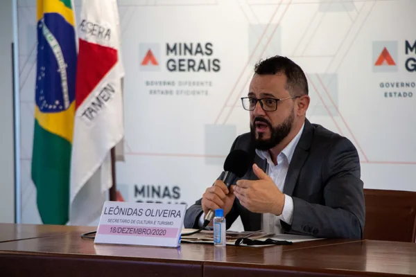  Em quatro meses, o #ARtesalva arrecadou 500 toneladas de cestas básicas e 140 toneladas de alimentos que contemplaram 327 mil pessoas