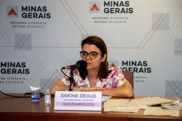 A ouvidora-geral do Estado, Simone Deoud, destacou o papel da OGE como principal instrumento de controle social
