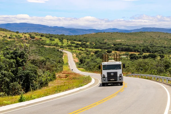 Restrição é válida para rodovias estaduais de pista simples