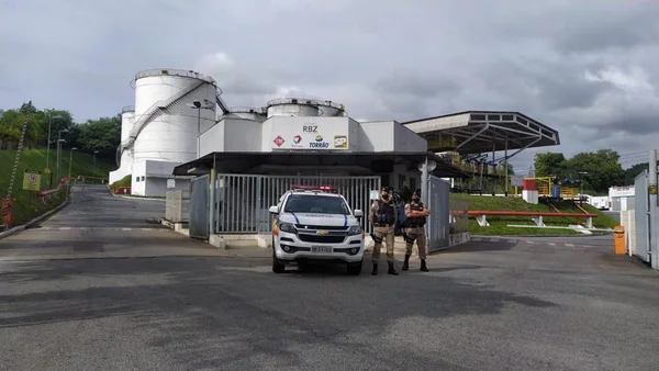 PMMG garante saída de caminhoneiros com combustível