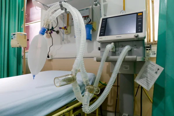 Pacientes com necessidade de internação para tratamento da covid-19 vêm sendo transferidos para diferentes regiões do estado