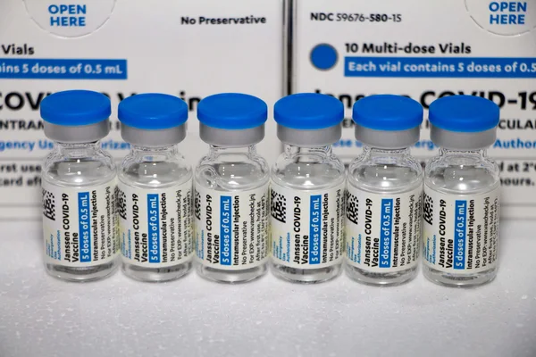 Imunizantes da Pfizer, CoronaVac e Janssen já estão em Minas Gerais