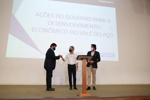 "A nossa grande prioridade é a criação de empregos", afirmou o governador durante a cerimônia de adesão