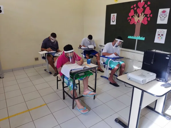 Escolas do sistema socioeducativo de Minas retomam aulas 100% presenciais  