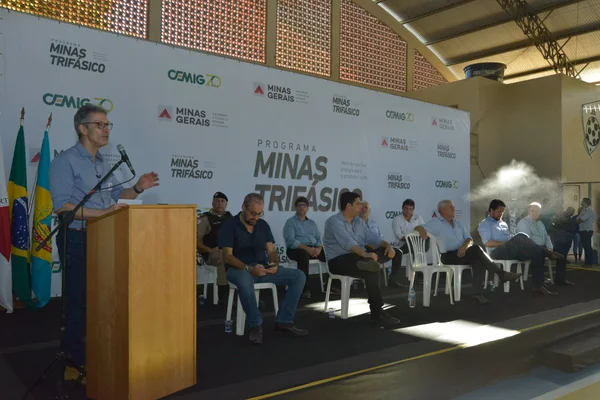 Cemig e Governo de Minas vão investir R$ 1,8 bilhão na modernização da rede elétrica rural