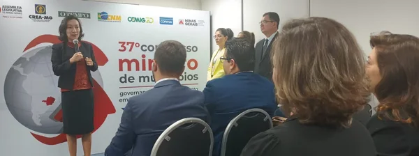 Governo participa de debate sobre descarbonização e conformidade climática