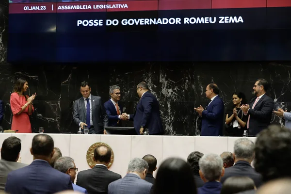 Governador toma posse e assume o compromisso de intensificar avanços nos próximos quatro anos