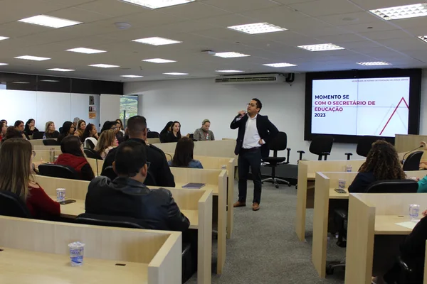 Educação promove reunião gerencial com foco na melhoria de processos e resultados