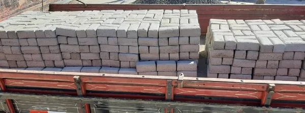 Custodiados de Tupaciguara entregam produção de peças para calçamento de praças e vias públicas