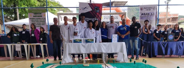 Estudantes criam projetos de tecnologia e inovação na 1ª Feira de Robótica realizada pela regional de ensino de Manhuaçu