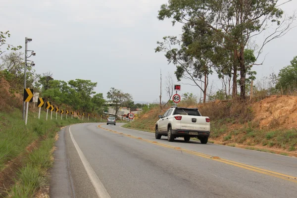 Trechos com radares registram queda de 77% no número de acidentes em rodovias estaduais de Minas