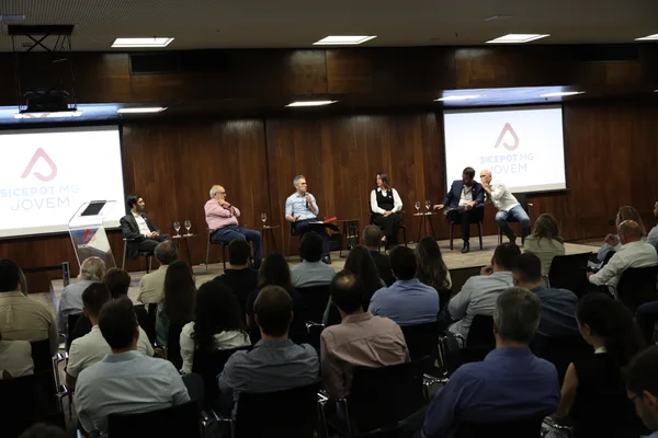 Governador participa de painel sobre o Acordo de Brumadinho com grupo de jovens do Sicepot-MG