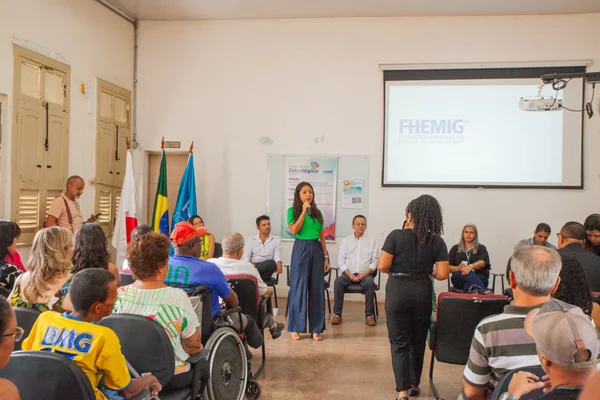 Fhemig entrega vale-alimentação social às pessoas que foram segregadas nas ex-colônias de hanseníase