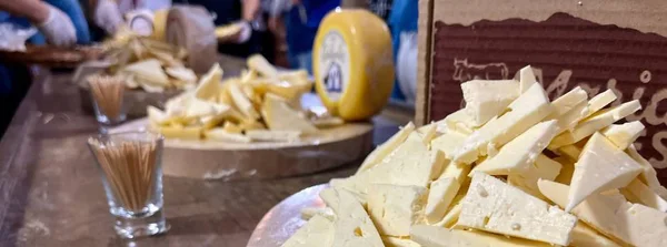 Queijo Minas Artesanal Serro ganha selo que garante comprovação de origem