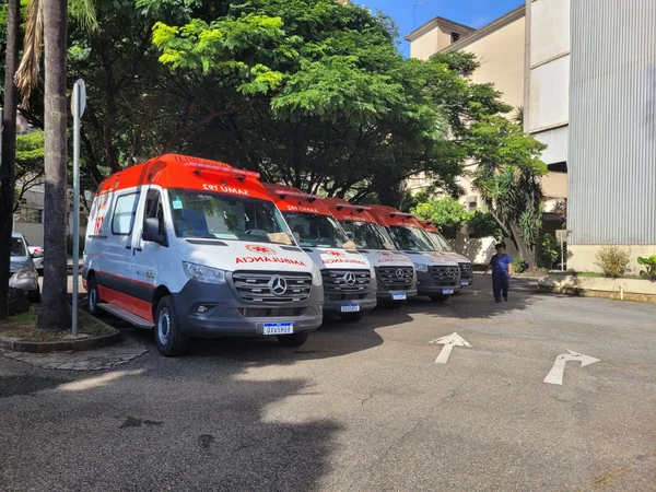 Governo de Minas entrega ambulâncias do Samu ao Consórcio Cisrun